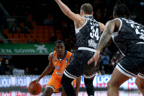 年轻消费者 年轻消费者