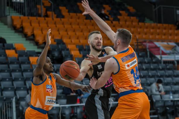 年轻消费者 年轻消费者