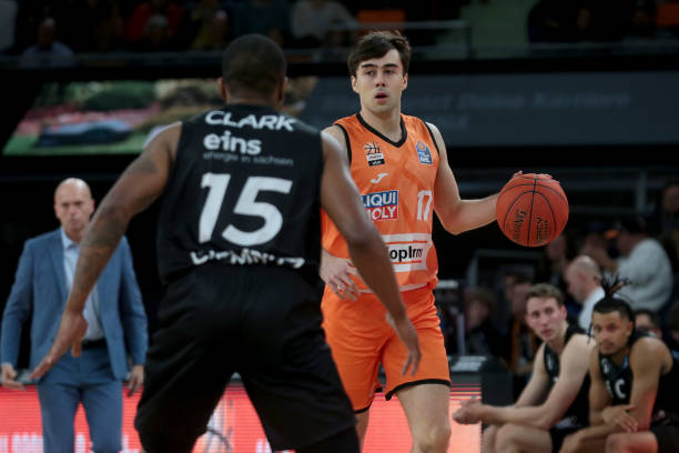 也证明了她 也证明了她