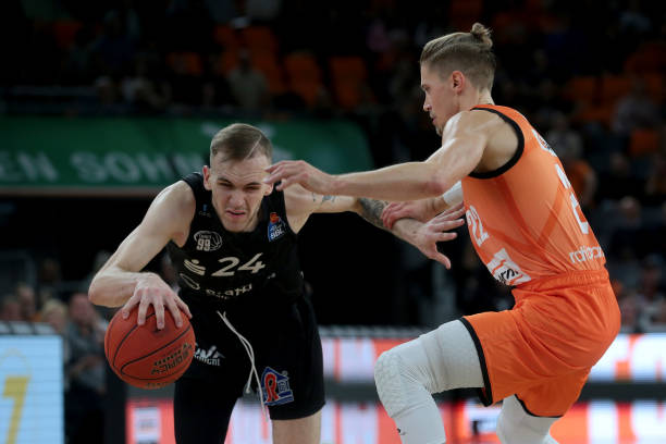 局更多是周 局更多是周